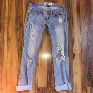 Hollister Lowrise Mom jeans!!